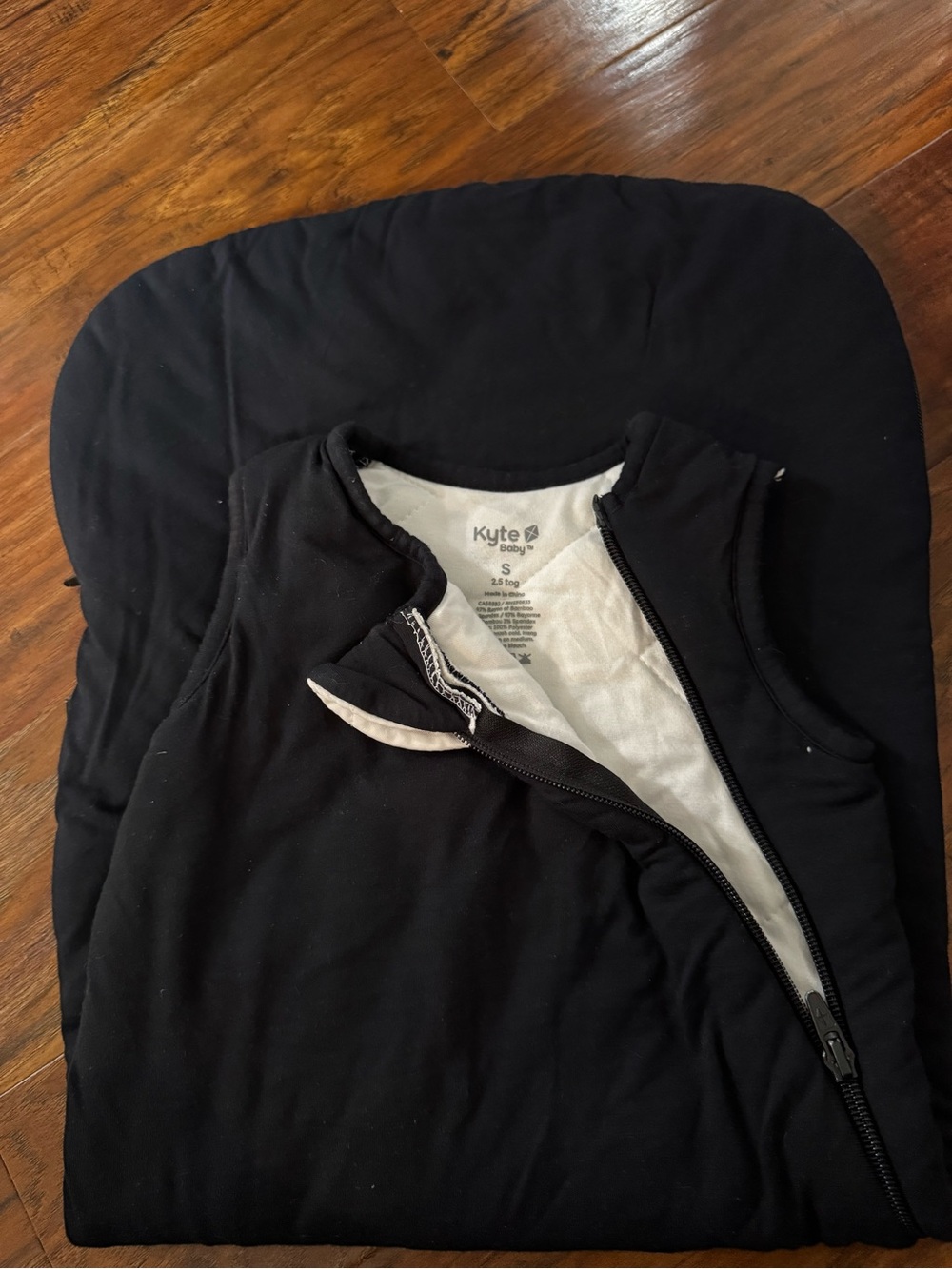 Kyte BABY Black 2.5 Tog Zipper Sleep Sack with Cream Lining